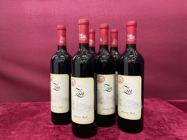 澳洲校友会（筹）1999级电气专业史敏校友，通过邮寄方式向母校捐赠60瓶进口红酒